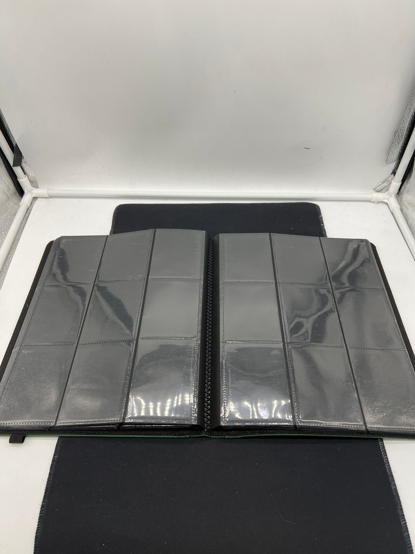 Auction Lot 239: Ultra Pro Soft Leather Pro Binder 9 Pocket Slightly Used Side Loading