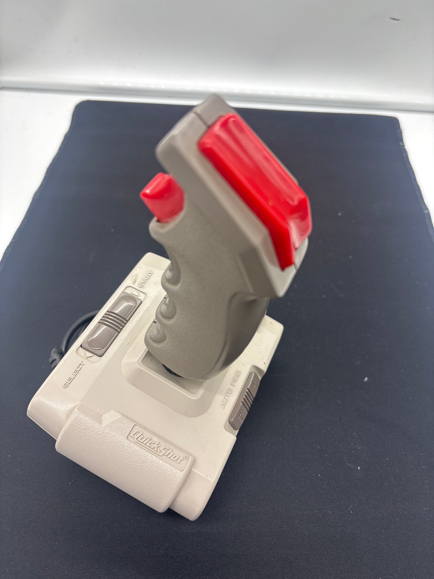 Auction Lot 95: Atari Joystick Controller Beige Red Trigger for Commodore 64 Amiga