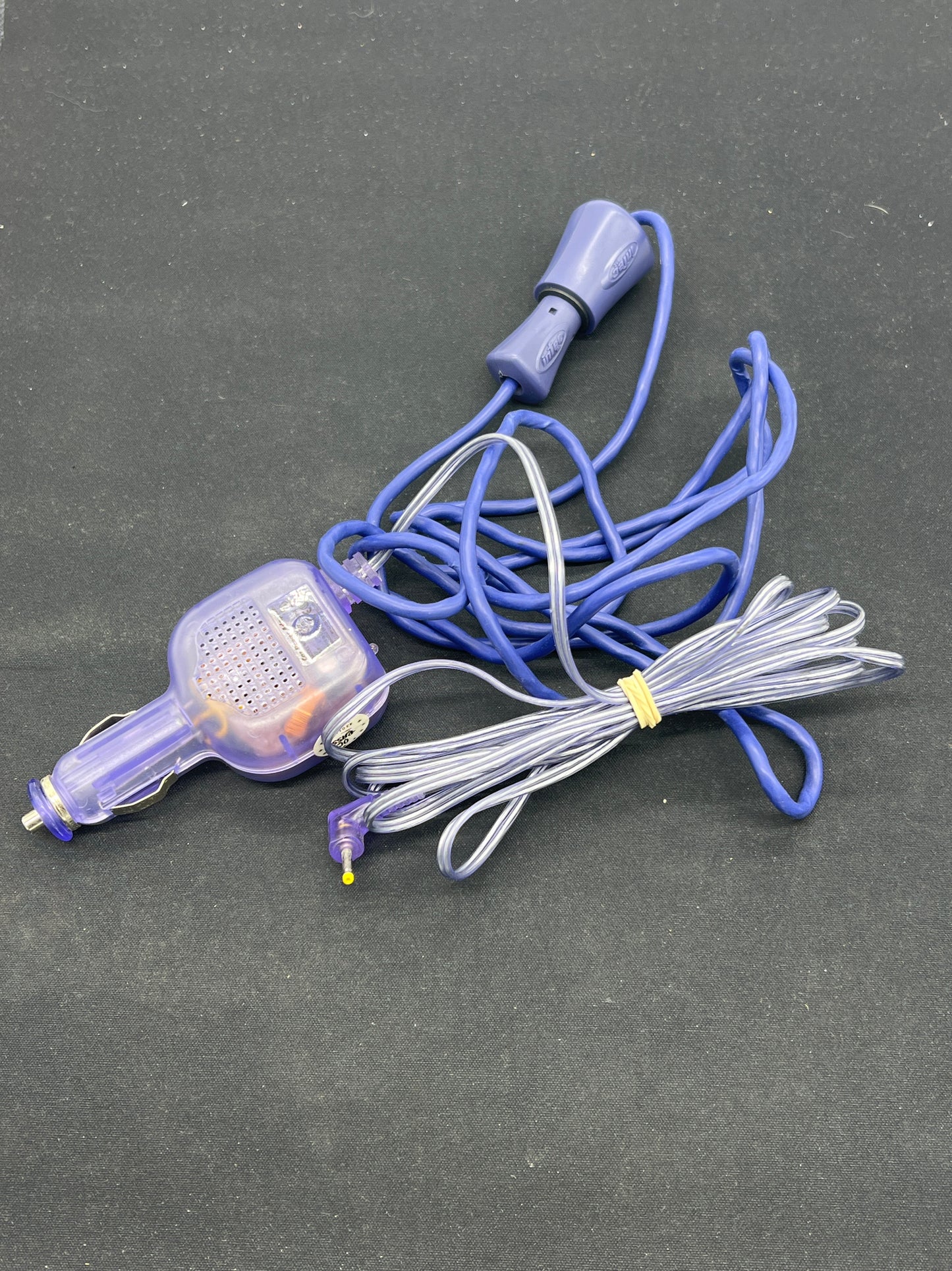 Auction Lot 76: Loose Cables Lot RFU Adapter For Nintendo 64 and Car Charger