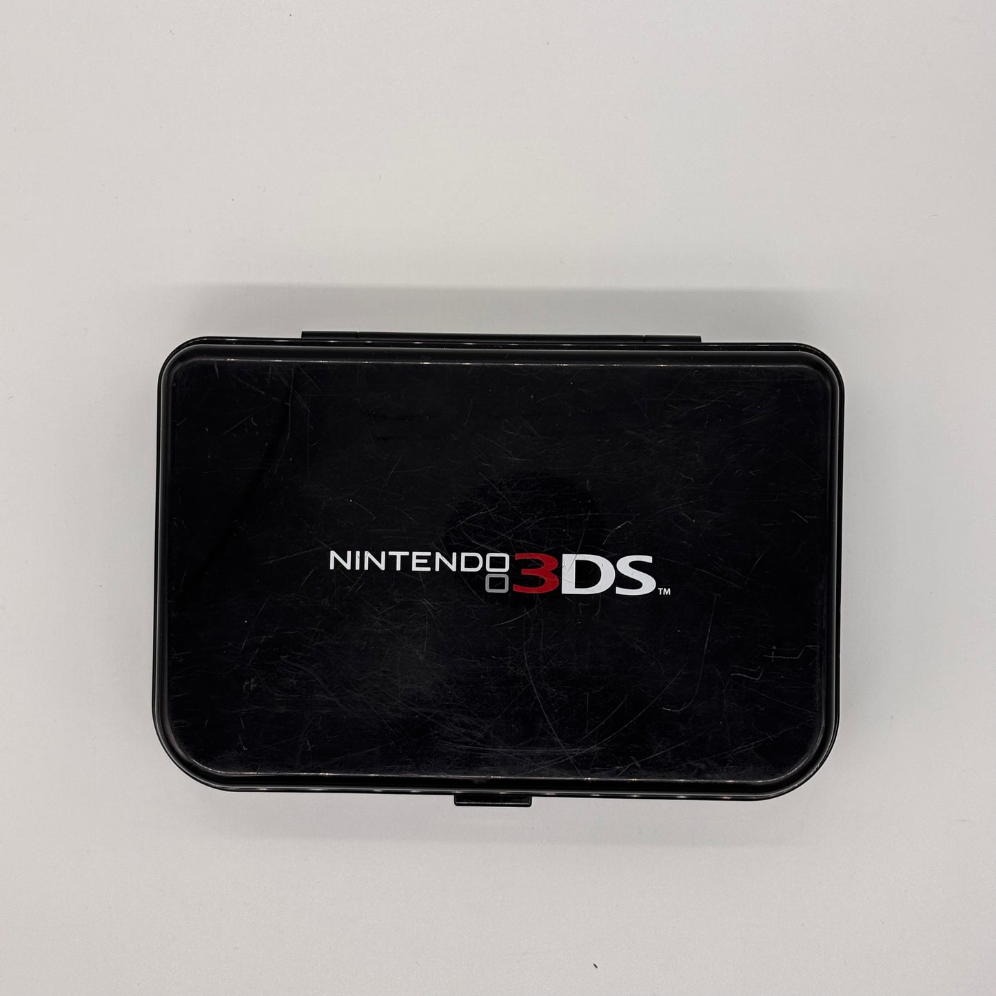 Auction Lot 63: Nintendo 3DS Case Lightly Used