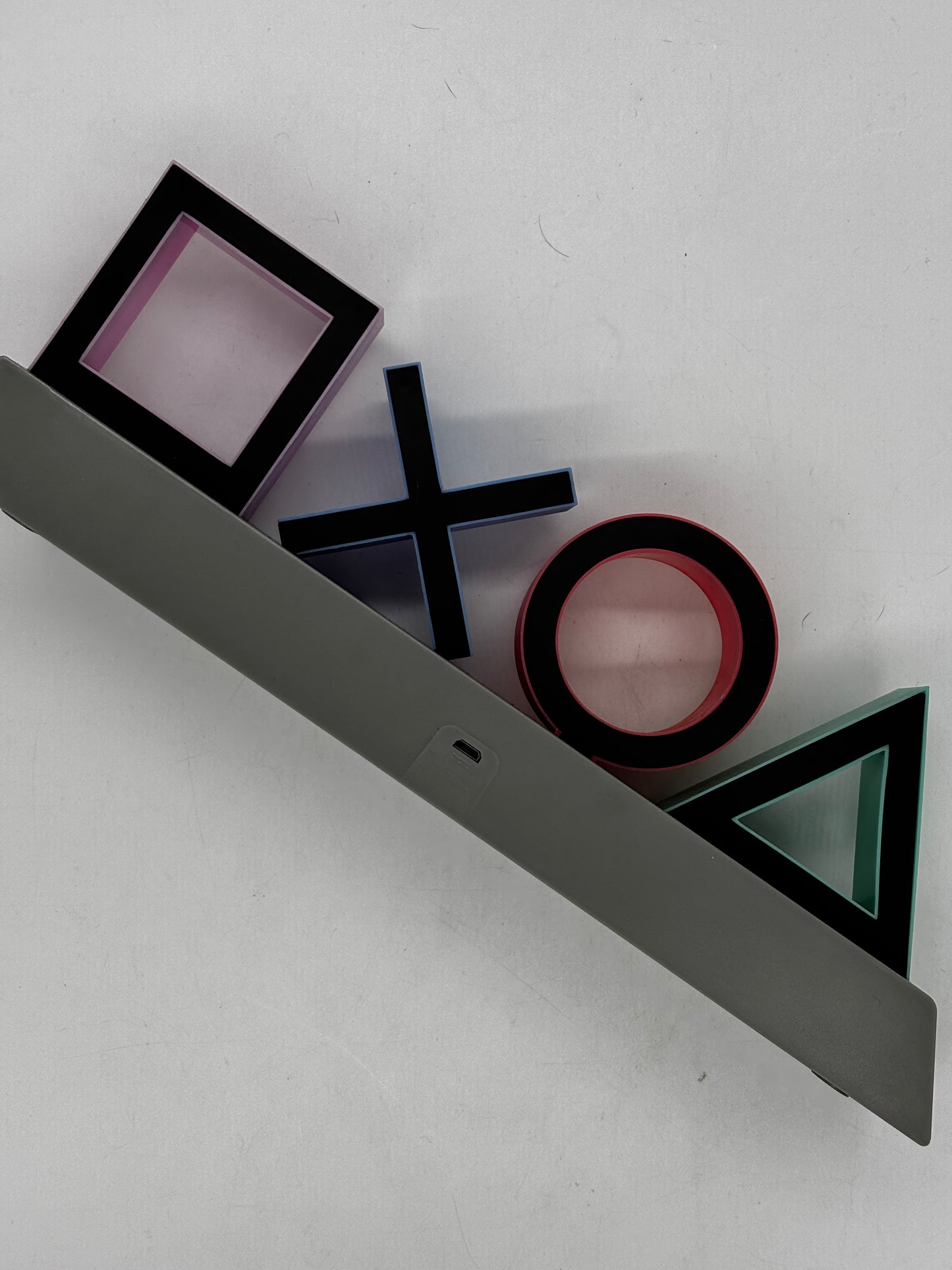 Auction Lot 128: Playstation Lightstand Accessory Missing Battery